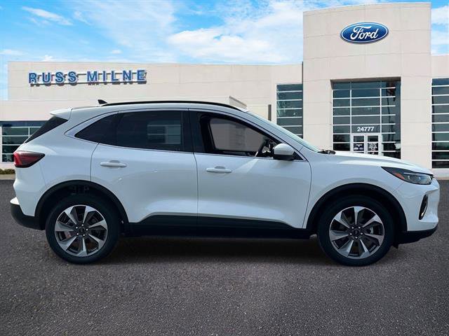 Used 2023 Ford Escape Platinum image 2