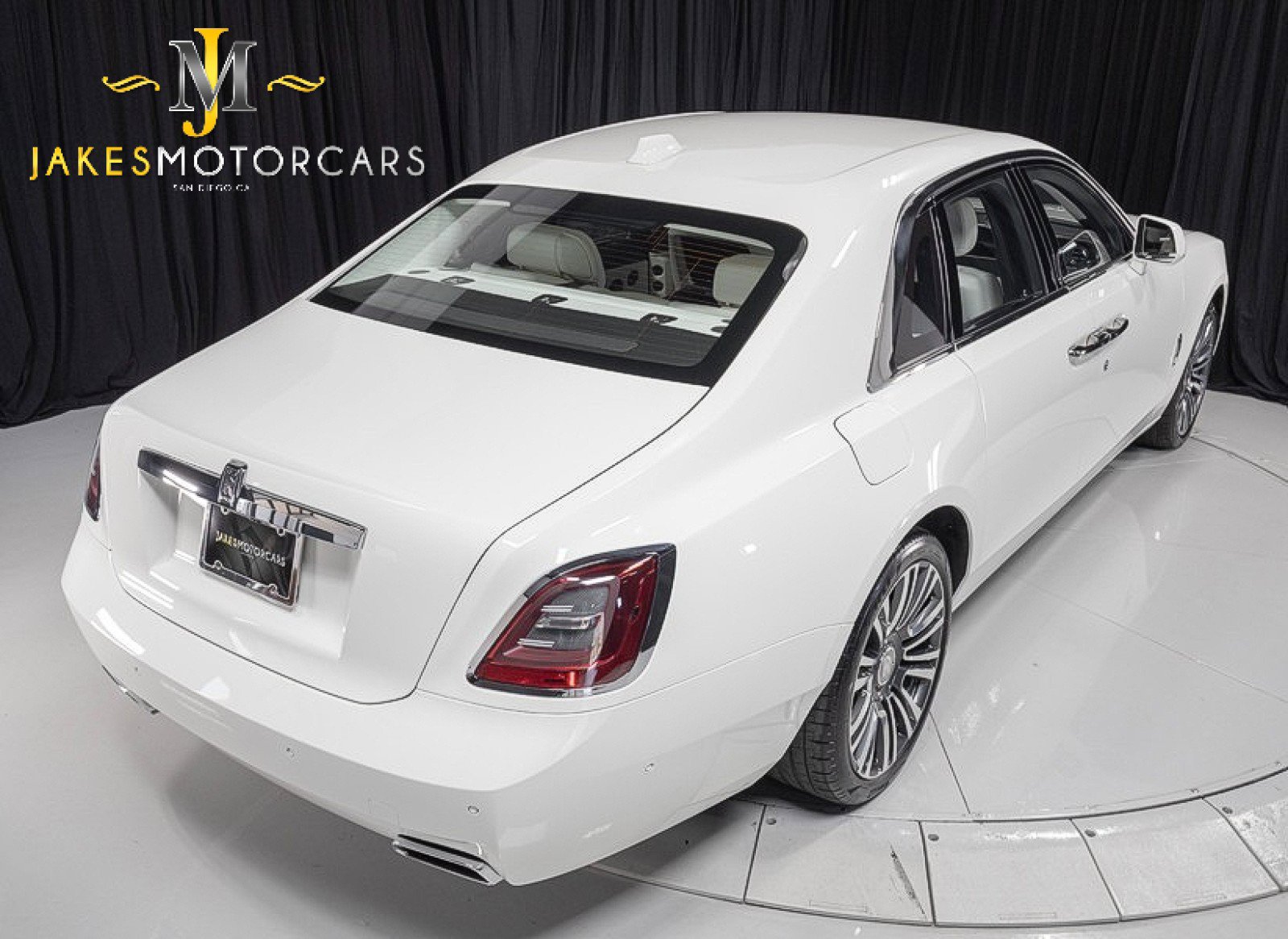 Used 2022 Rolls-Royce Ghost w/ Ghost Package AWD/4WD image 12
