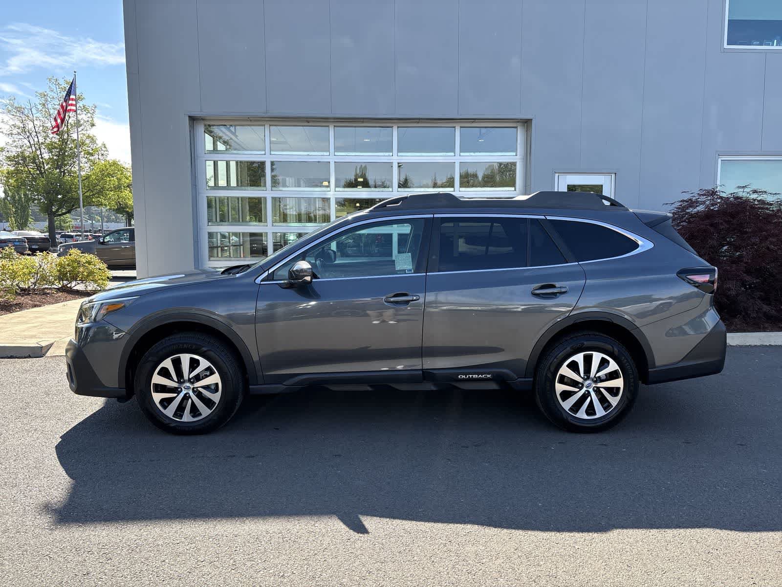Used 2021 Subaru Outback Premium w/ Popular Package #1 AWD/4WD image 2