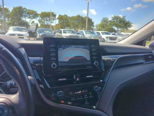 Used 2024 Toyota Camry SE image 12