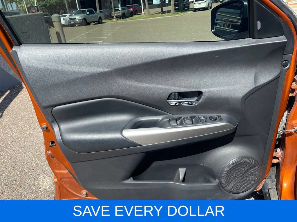 Used 2020 Nissan Kicks SR w/ SR Premium Package FWD image 13