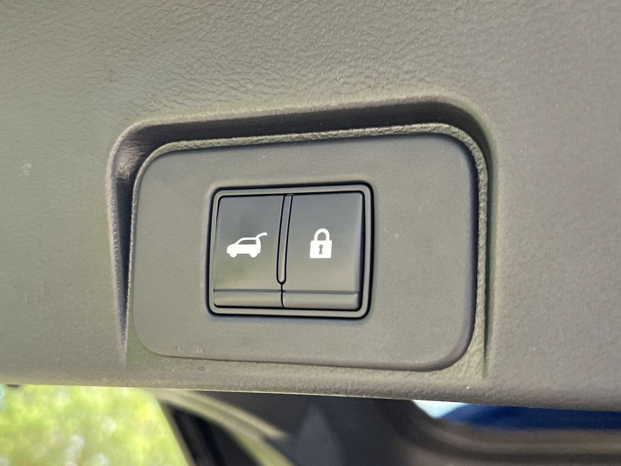 Used 2022 Nissan Rogue SV w/ SV Premium Package FWD image 28