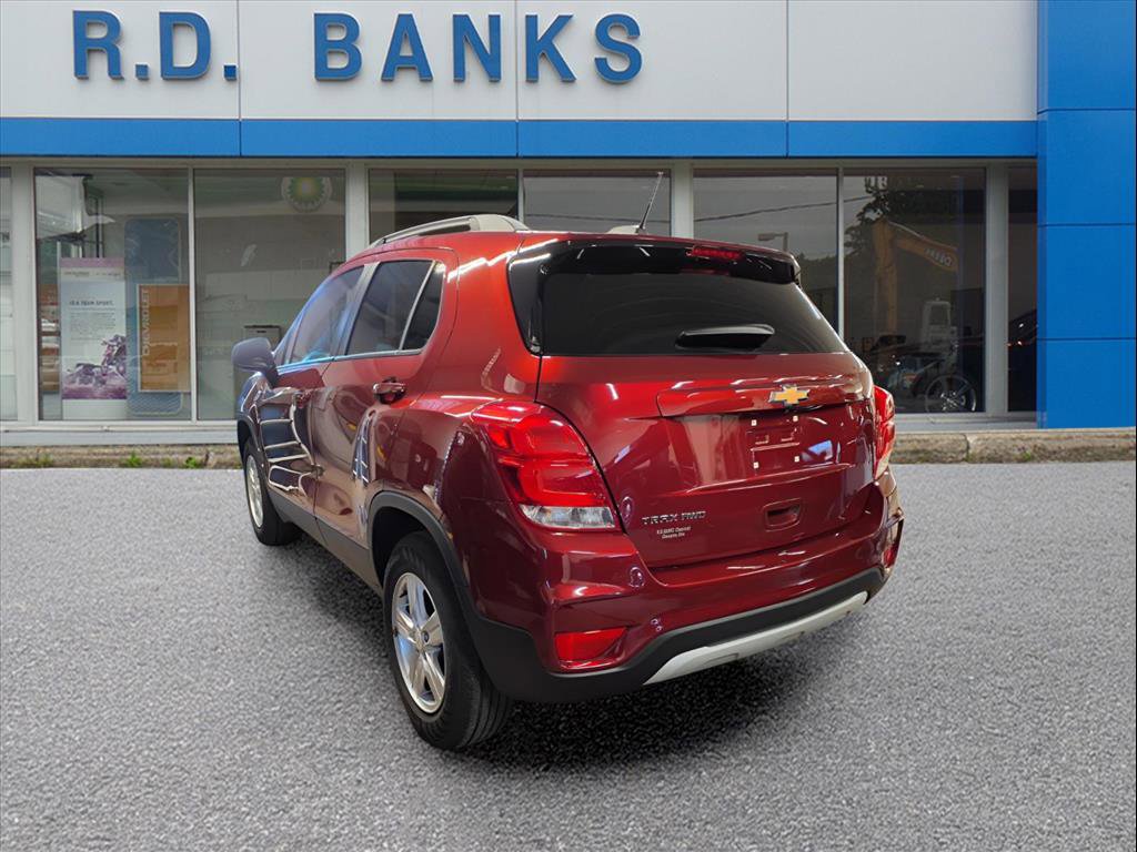 Used 2022 Chevrolet Trax LT w/ LT Convenience Package image 3