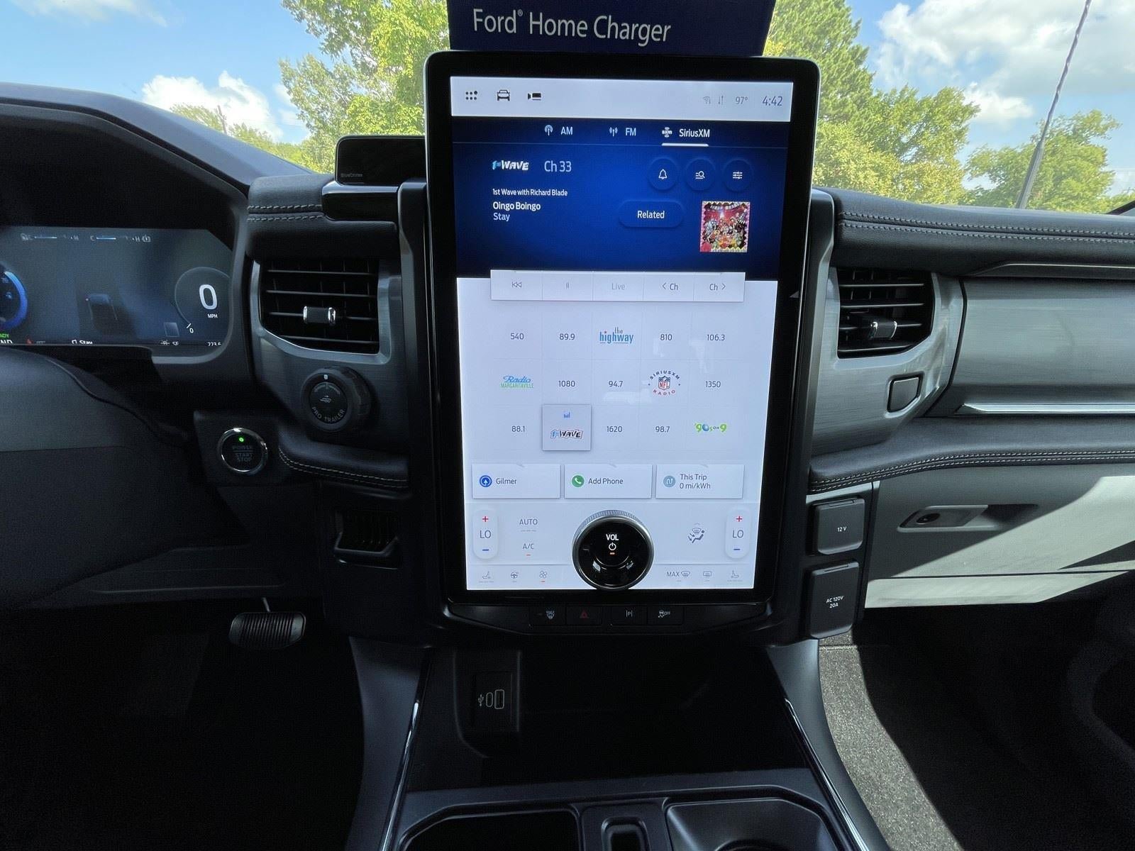 New 2025 Ford F150 Lightning Flash AWD/4WD image 18