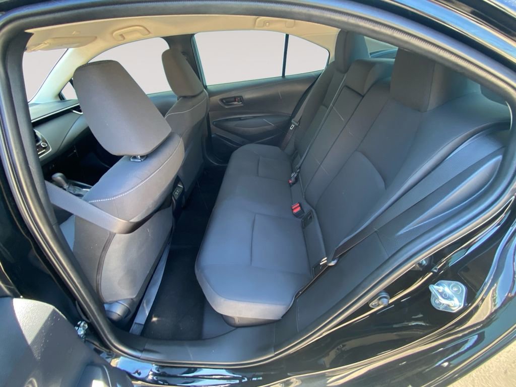 Used 2025 Toyota Corolla LE FWD image 6