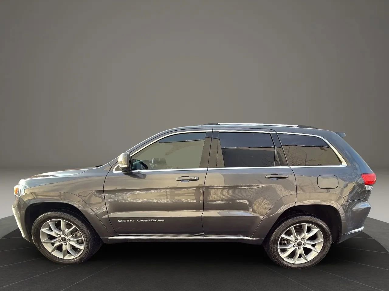 Used 2015 Jeep Grand Cherokee Summit w/ Platinum Series Group AWD/4WD image 9