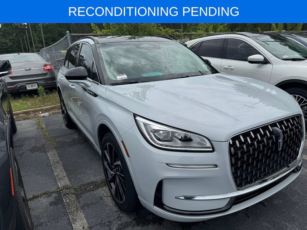 Used 2025 Lincoln Corsair Grand Touring AWD/4WD image 2