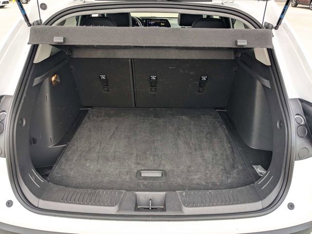 Used 2025 Chevrolet Trax LT w/ LT Convenience Package FWD image 12