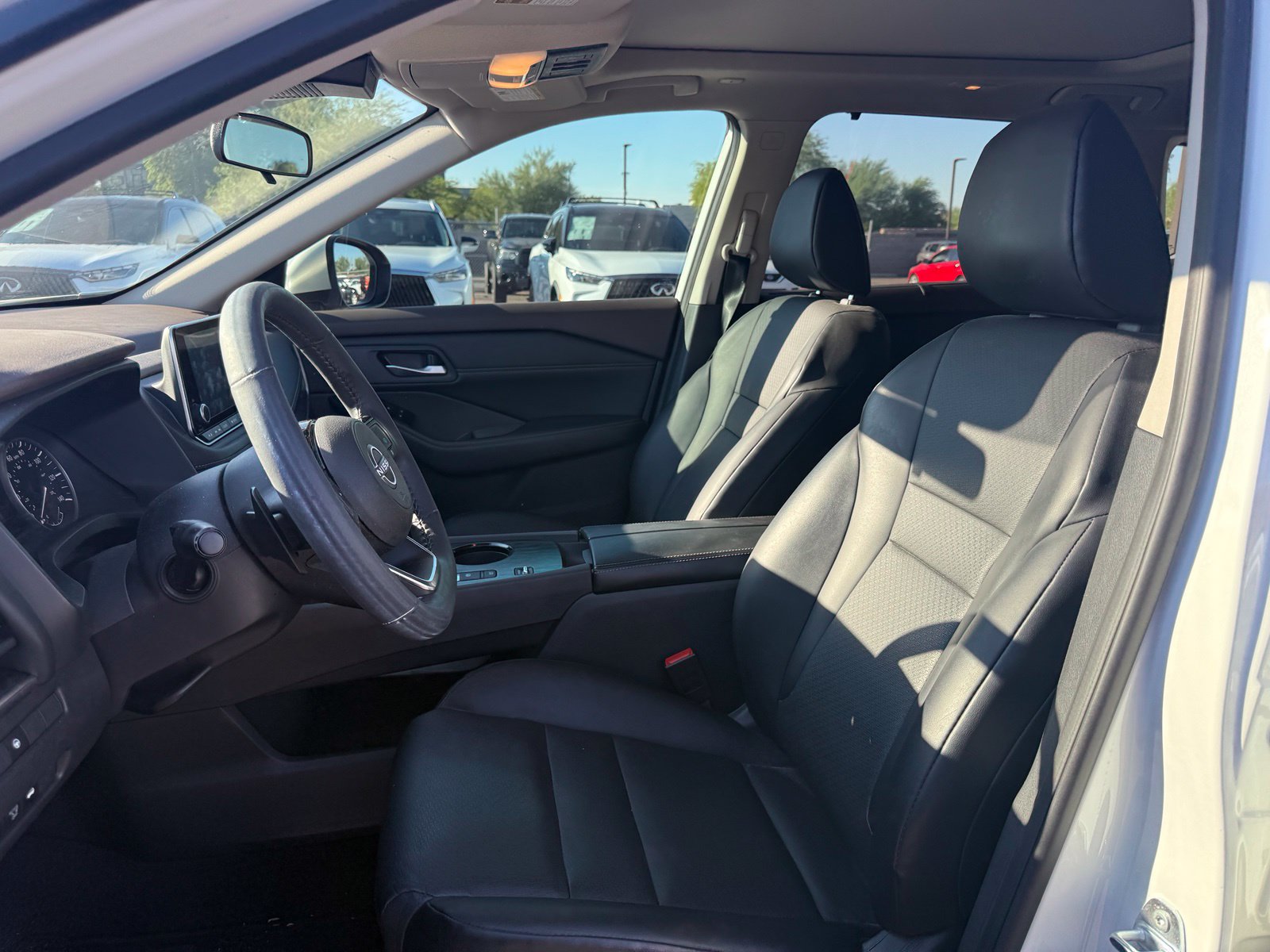 Used 2023 Nissan Rogue SV w/ SV Premium B Package FWD image 12
