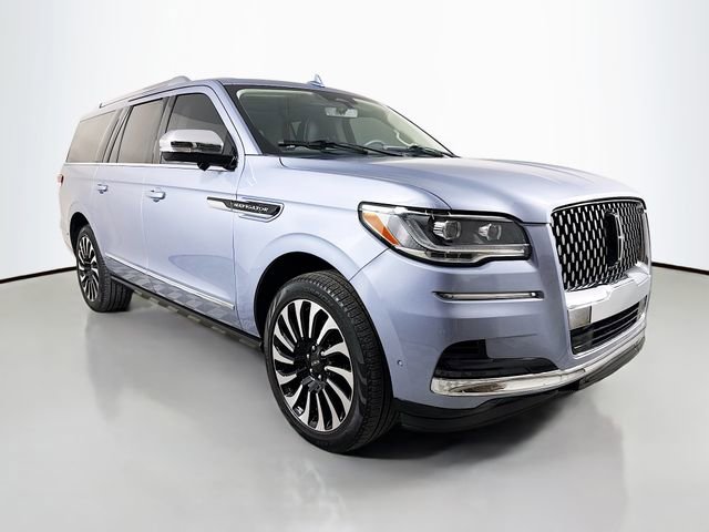 Used 2023 Lincoln Navigator L Black Label AWD/4WD image 3