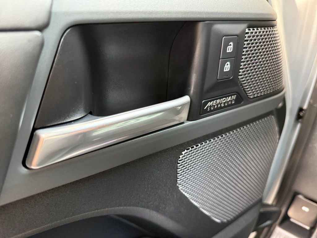 Used 2023 Land Rover Defender 110 X image 25