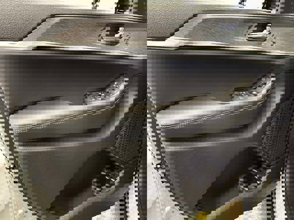 New 2025 Jeep Grand Cherokee L Limited image 19