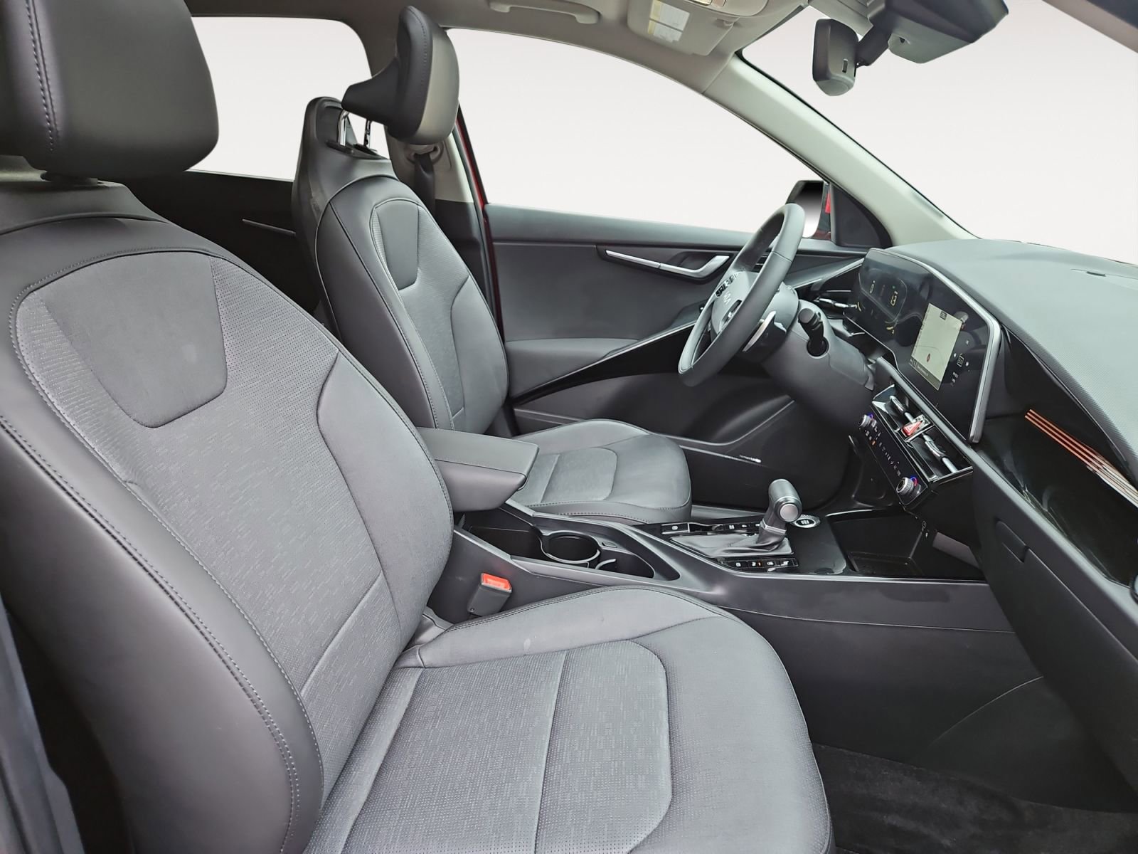 Used 2023 Kia Niro SX Touring image 15