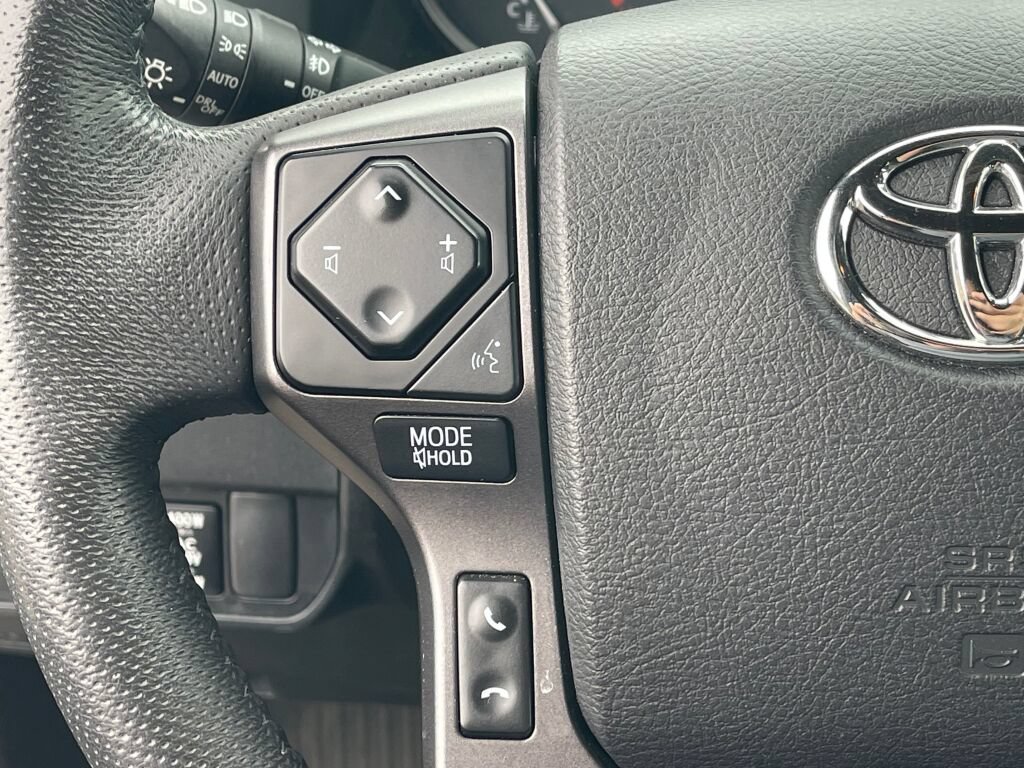 Used 2022 Toyota Tacoma TRD Off-Road w/ Technology Package AWD/4WD image 15