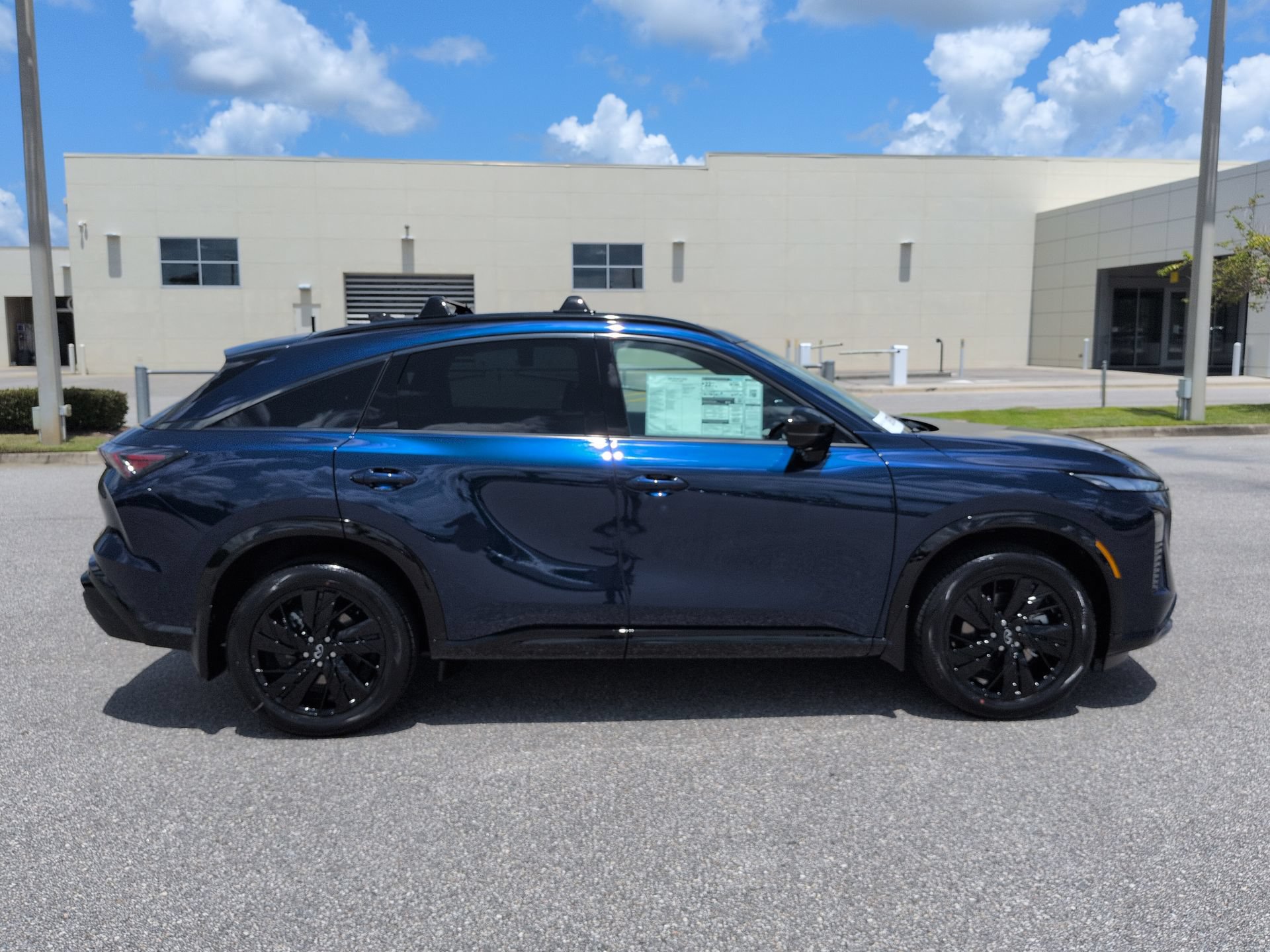 New 2027 INFINITI QX65 Sport w/ Cargo Package AWD/4WD image 4