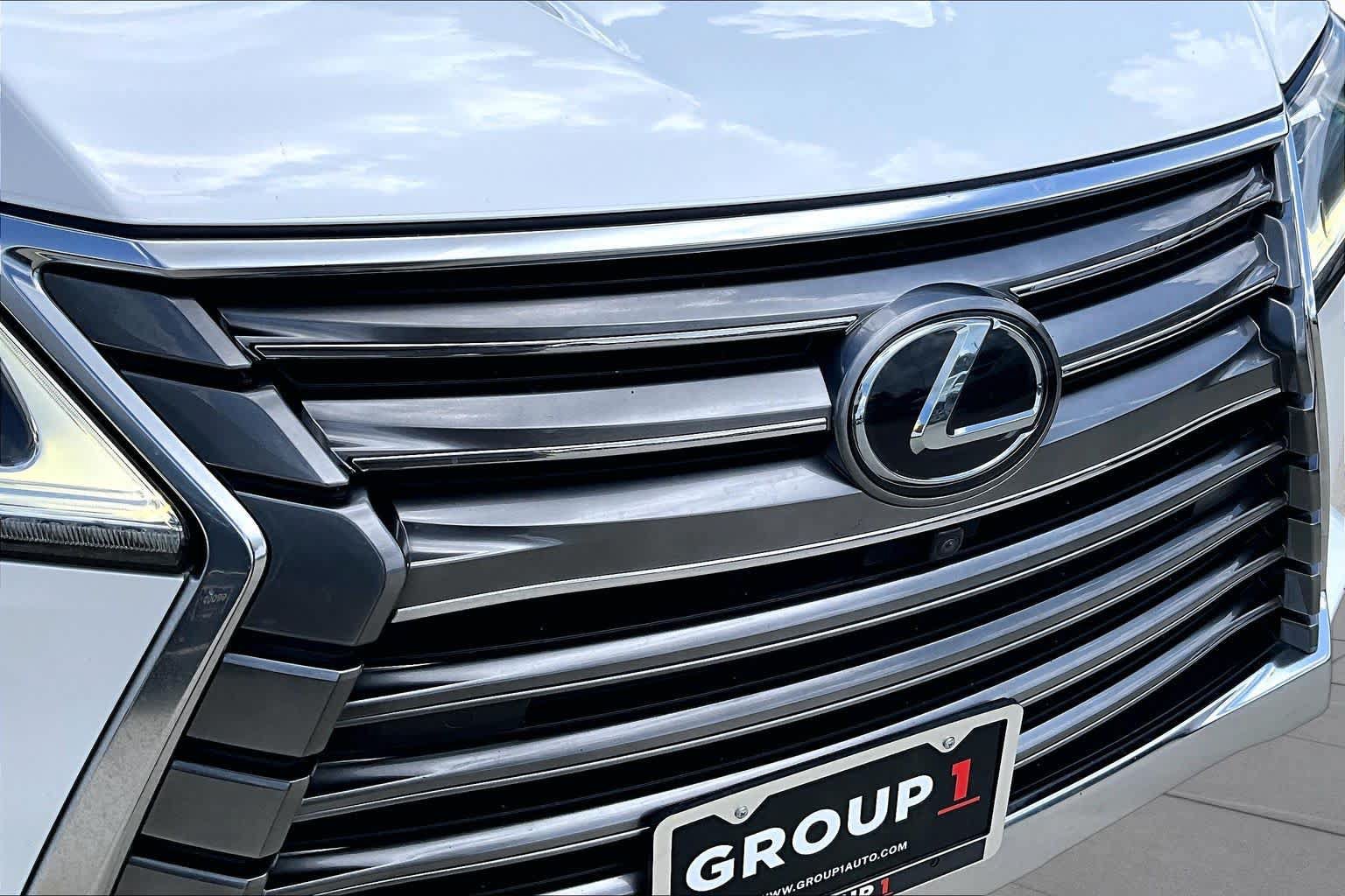 Used 2017 Lexus LX 570 4WD image 28