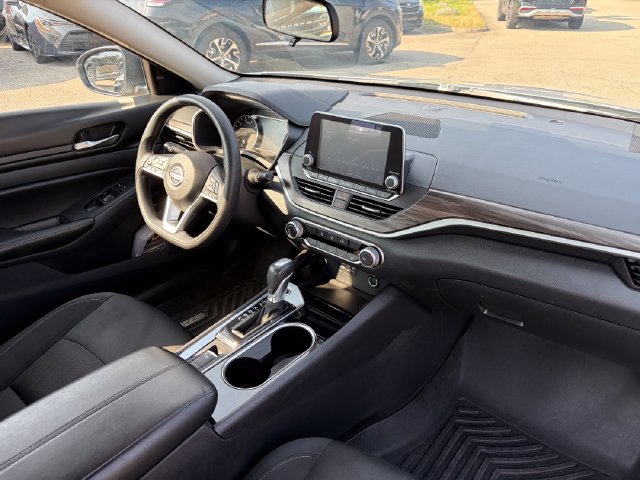 Used 2024 Nissan Altima 2.5 SV AWD/4WD image 4