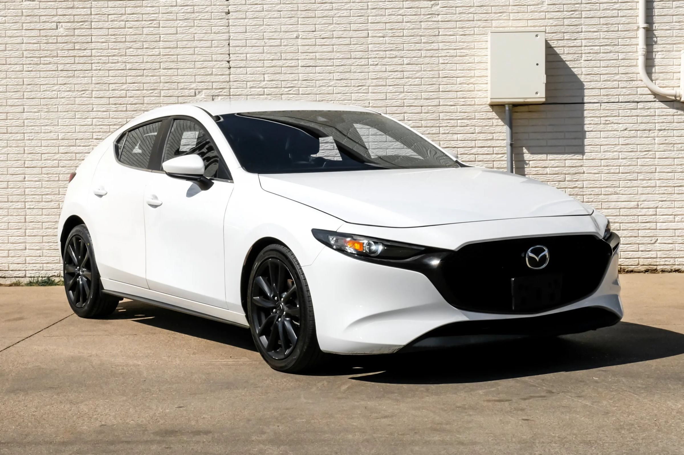 Used 2019 MAZDA MAZDA3 Hatchback w/ Preferred Package FWD image 5