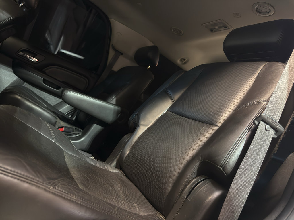 Used 2010 Cadillac Escalade Luxury AWD/4WD image 30