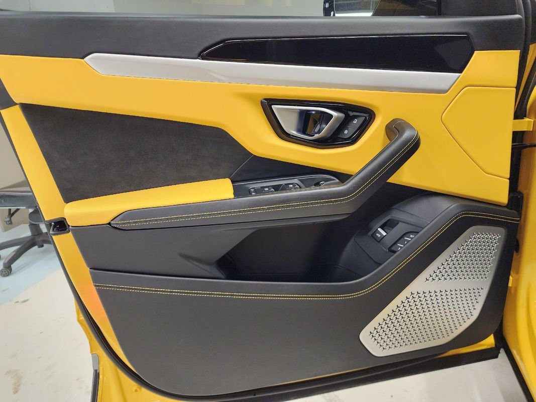 Used 2019 Lamborghini Urus image 11