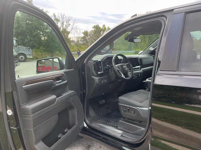 Used 2022 Chevrolet Silverado 1500 LT AWD/4WD image 15