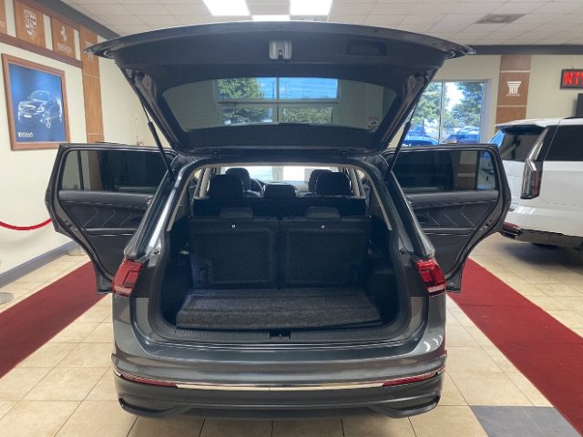 Used 2023 Volkswagen Tiguan SE FWD image 7