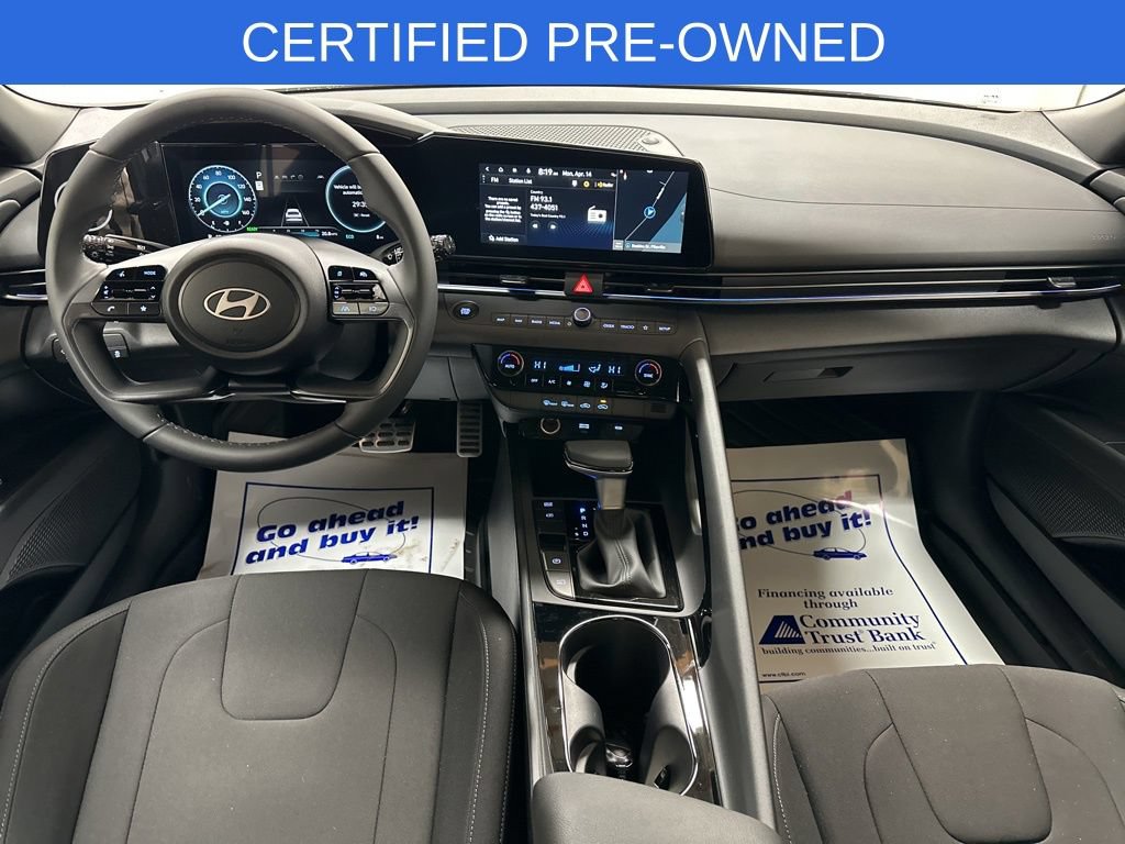 Used 2025 Hyundai Elantra SEL FWD image 23