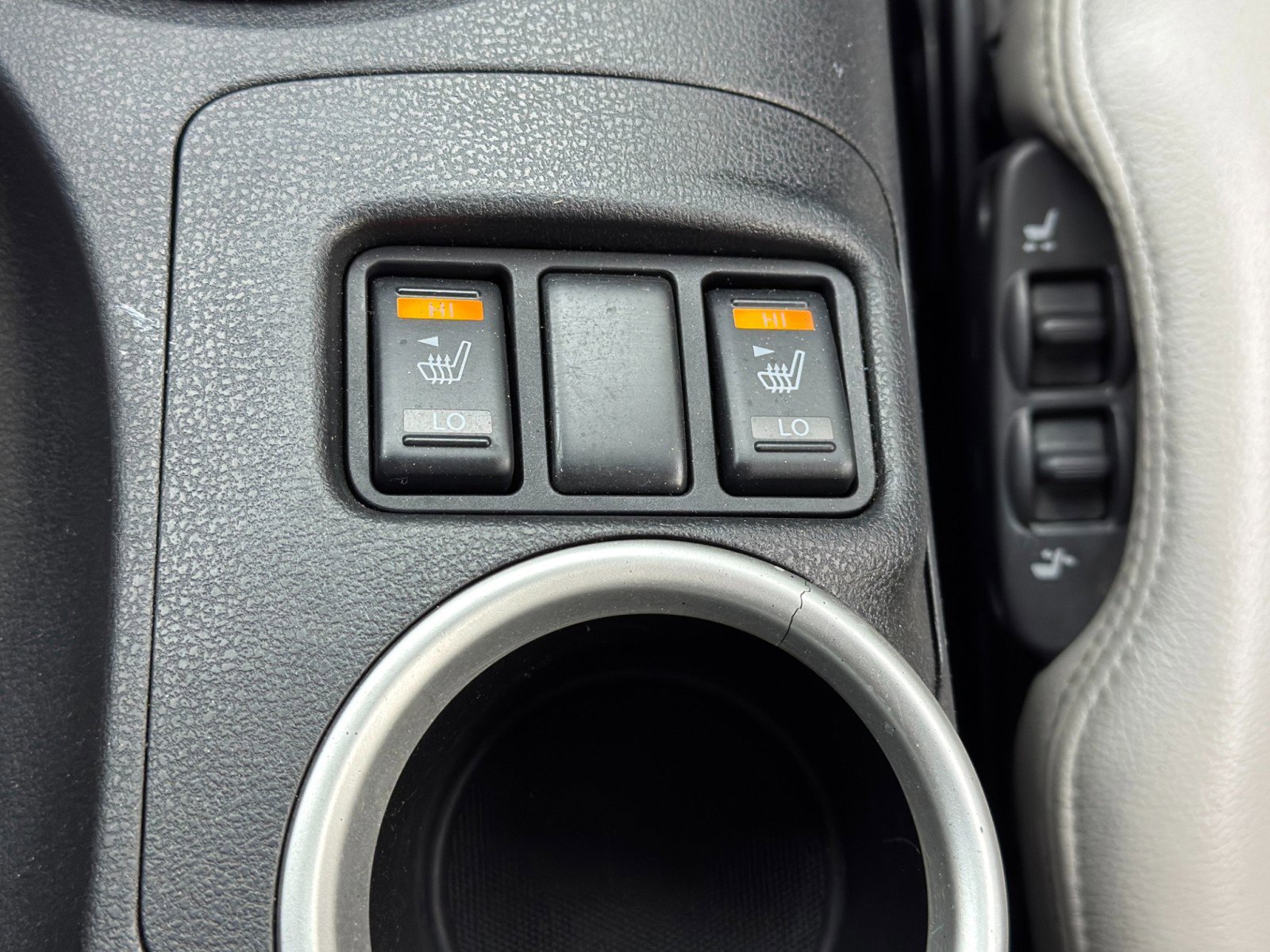 Used 2011 Nissan 370Z Touring image 30