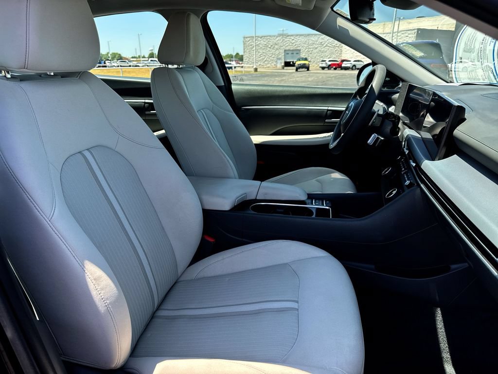 Used 2025 Hyundai Sonata SEL FWD image 23
