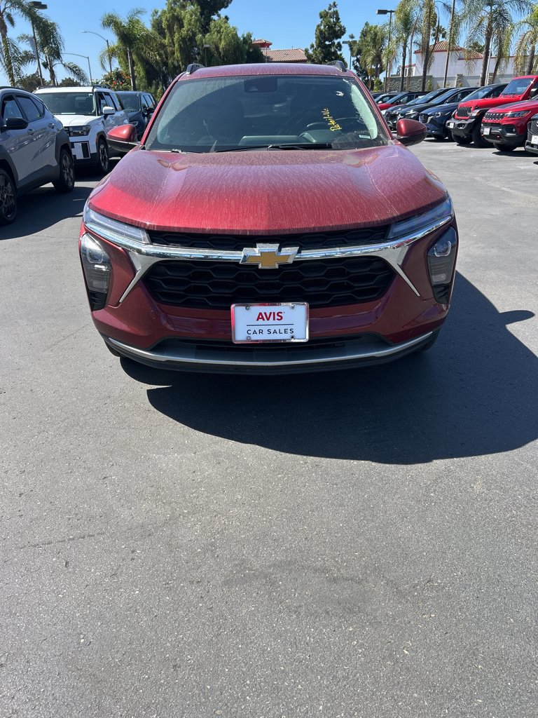 Used 2025 Chevrolet Trax LT w/ LT Convenience Package FWD image 4
