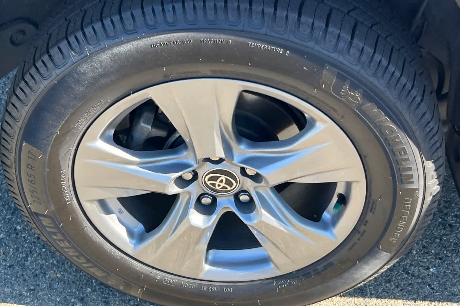 Used 2022 Toyota RAV4 XLE AWD/4WD image 17