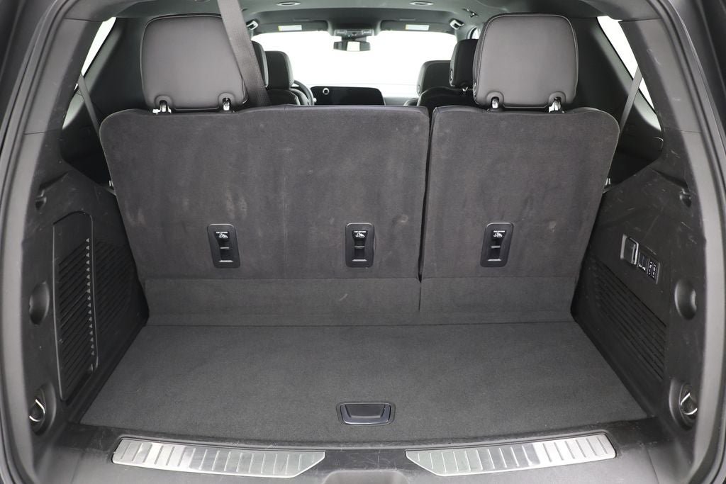 Used 2025 Chevrolet Tahoe Premier AWD/4WD image 31