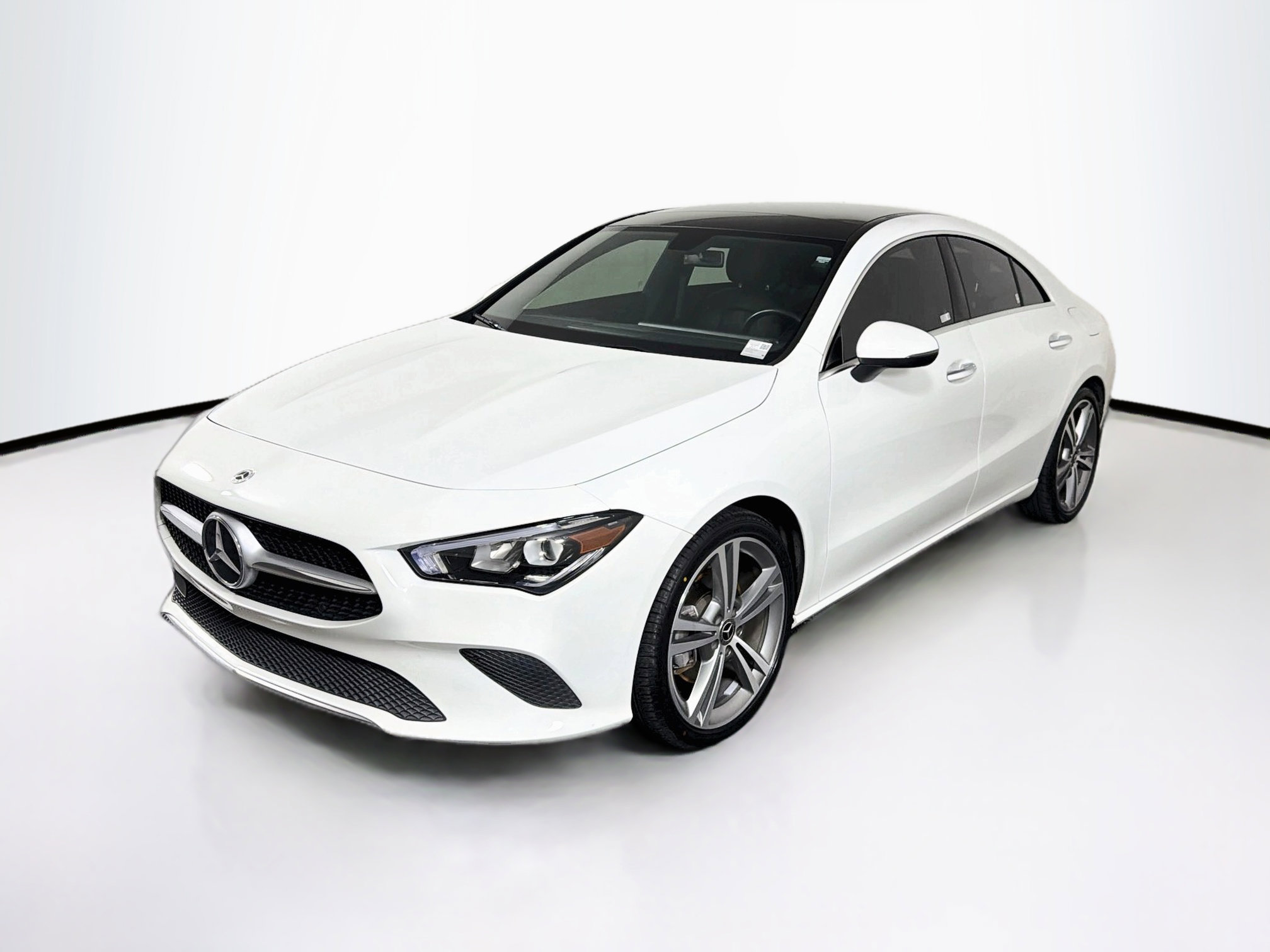 Used 2022 Mercedes-Benz CLA 250 image 3