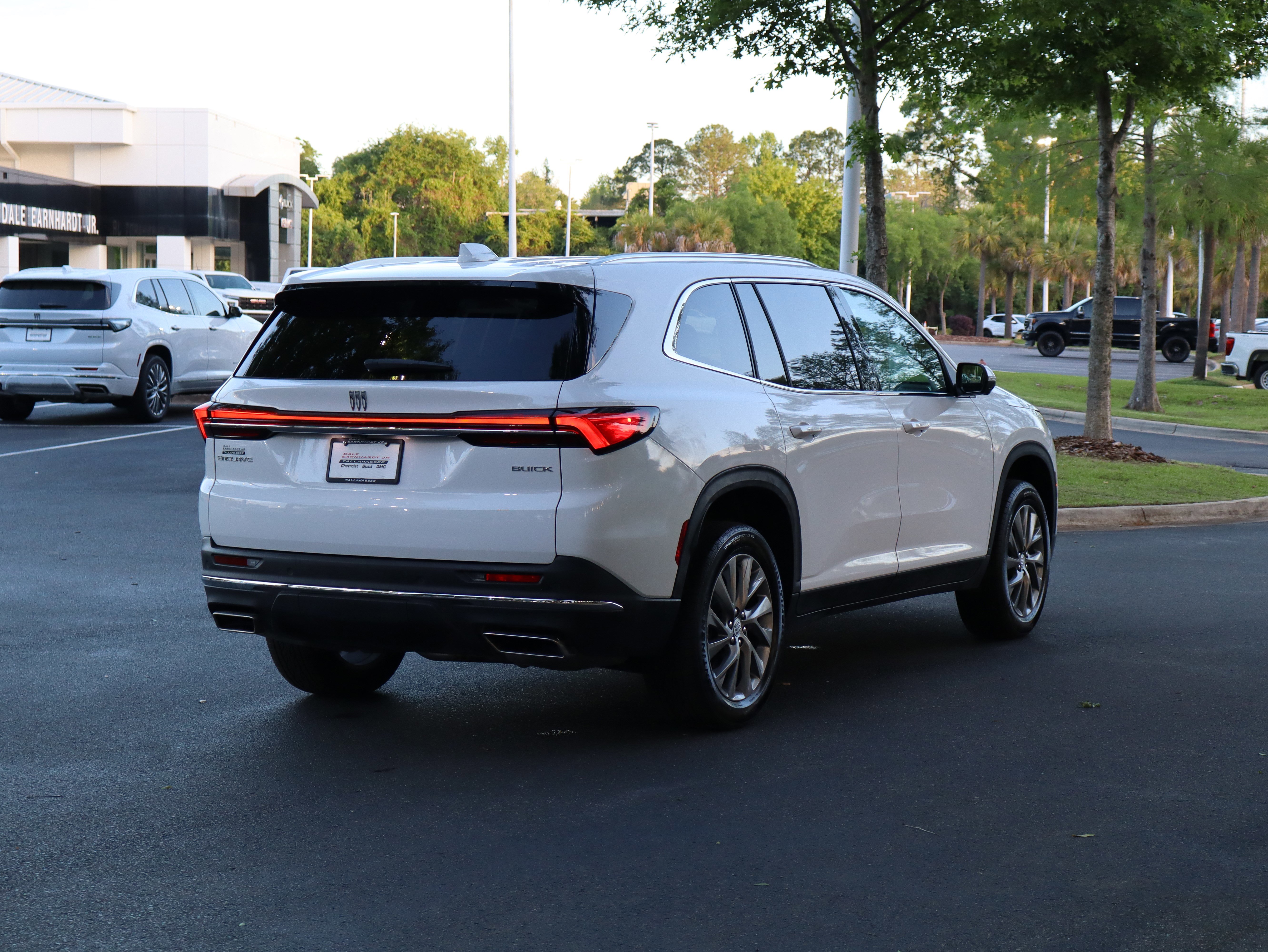 Used 2026 Buick Enclave Preferred image 9
