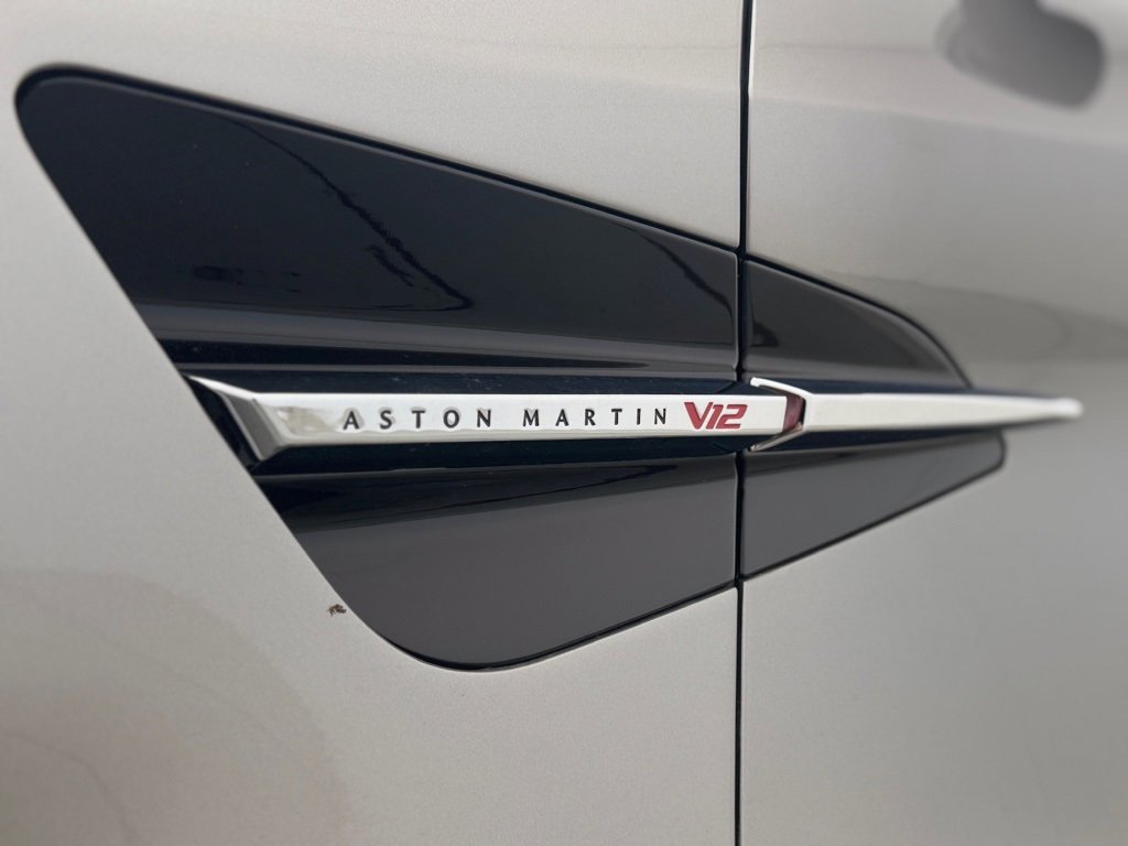 New 2025 Aston Martin Vanquish image 25
