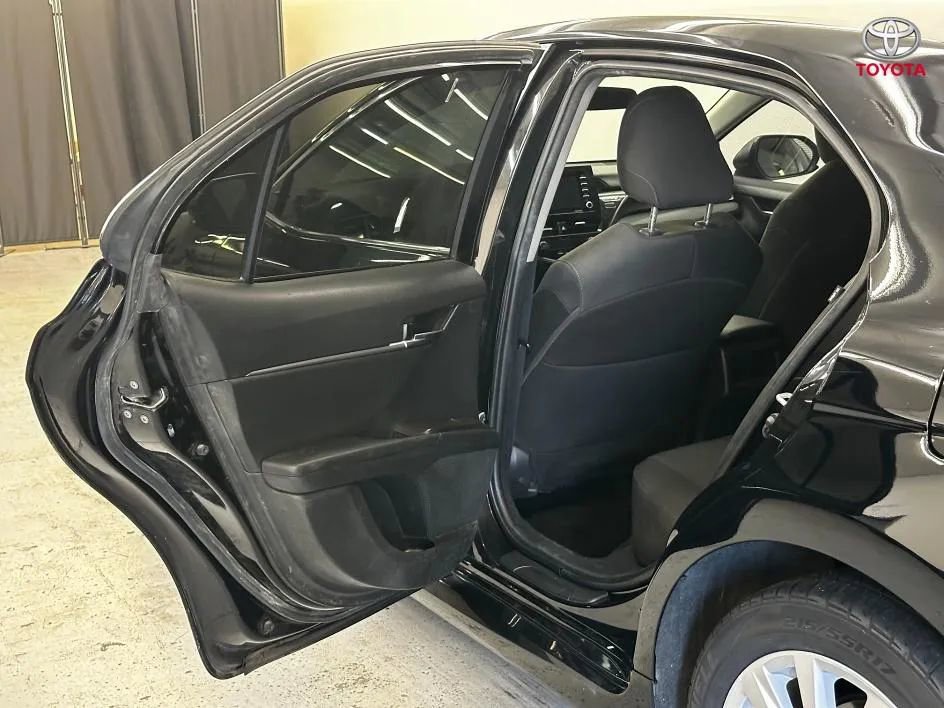Used 2022 Toyota Camry LE FWD image 20