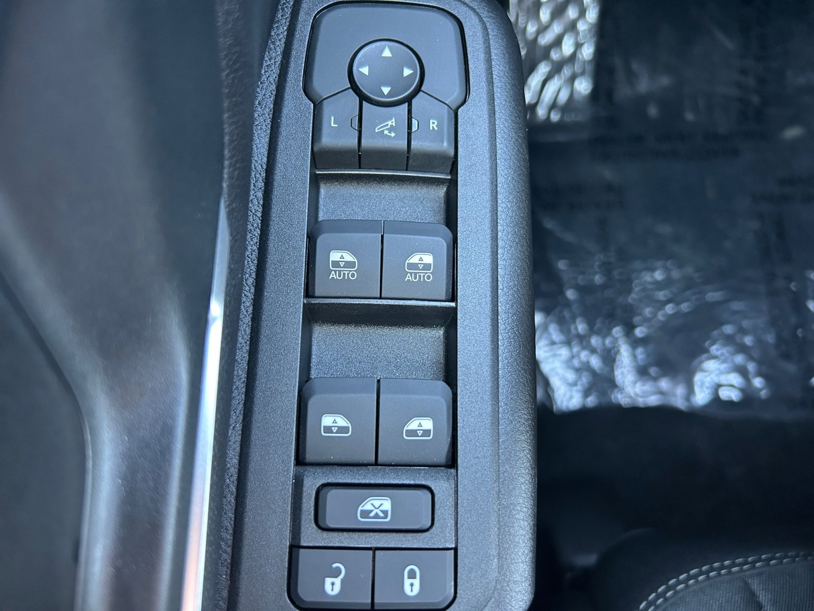 New 2026 RAM 1500 4x4 Crew Cab image 26