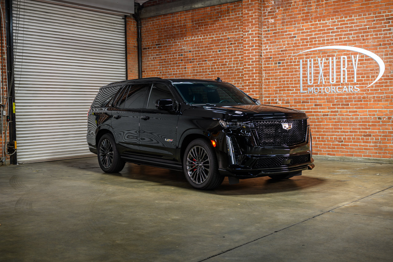 Used 2024 Cadillac Escalade V w/ LPO, Floor Liner Package image 4