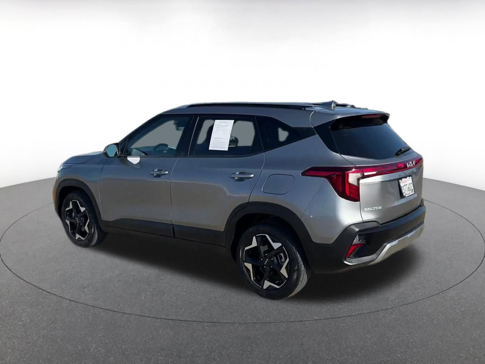 Used 2025 Kia Seltos S FWD image 10
