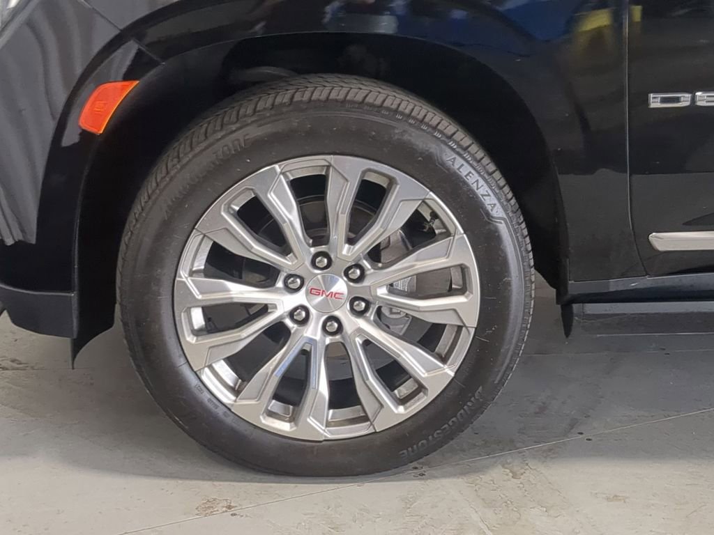Used 2023 GMC Yukon XL Denali AWD/4WD image 14