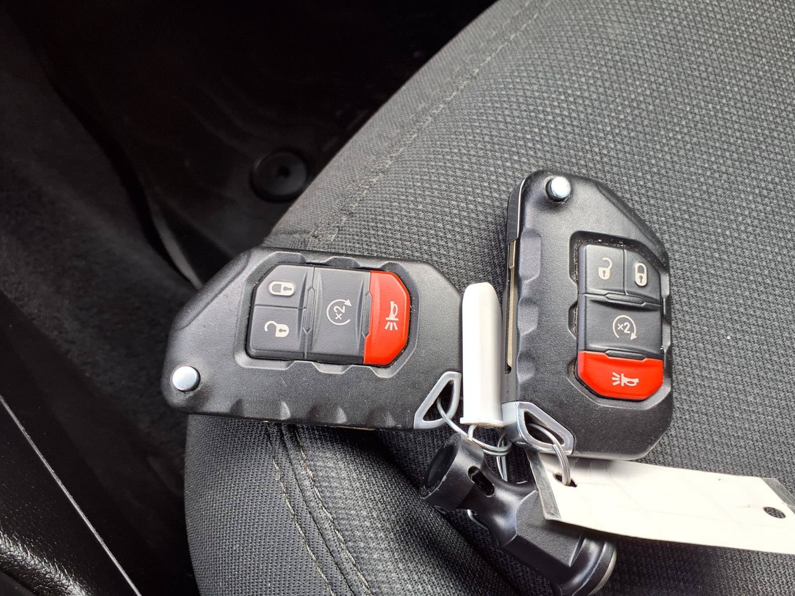 Used 2018 Jeep Wrangler Unlimited Sahara AWD/4WD image 21