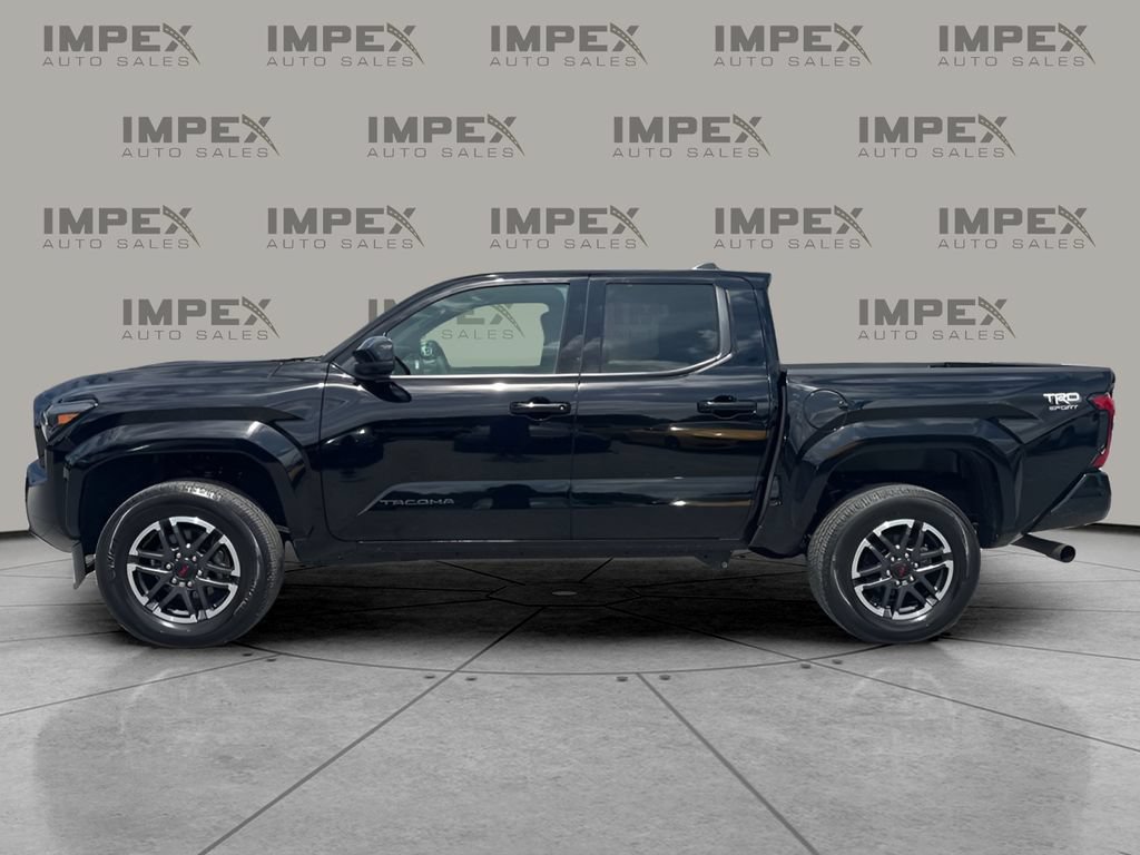 Used 2025 Toyota Tacoma TRD Sport AWD/4WD image 2