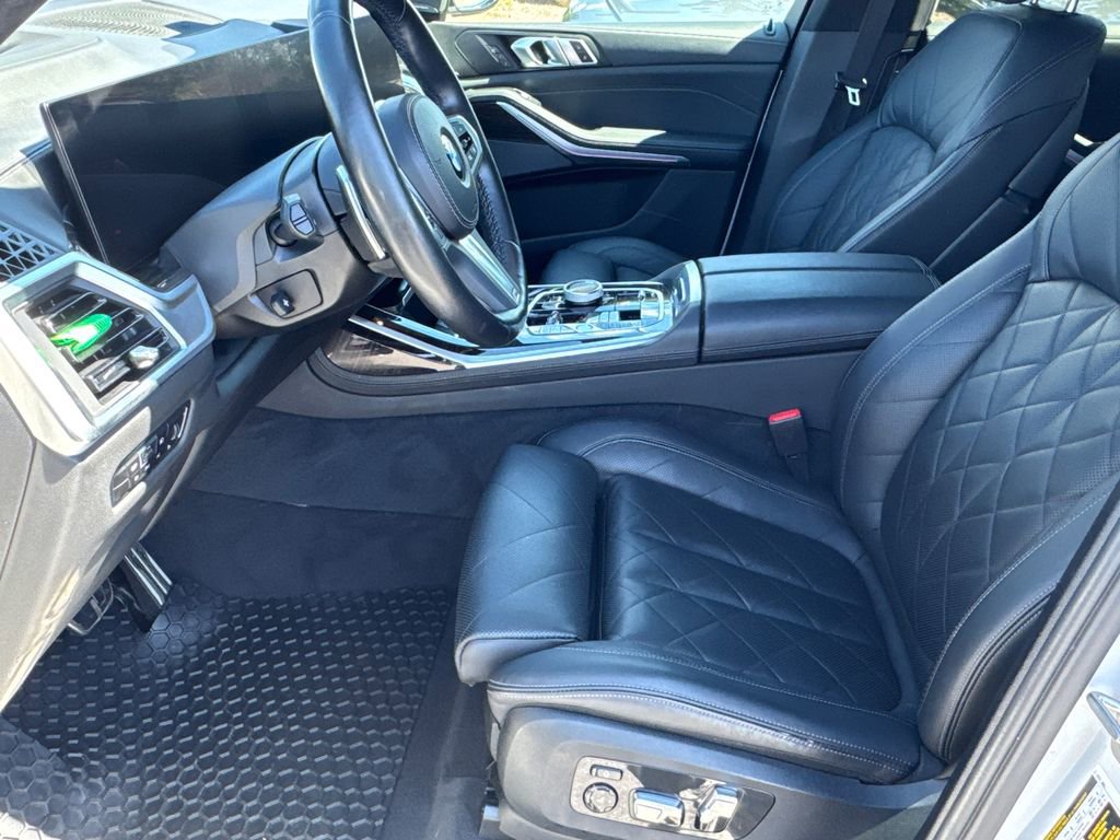 Used 2023 BMW X7 xDrive40i w/ Dynamic Handling Package image 9