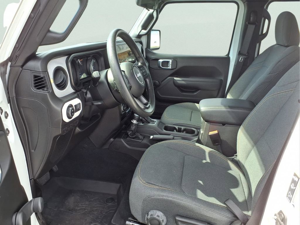 Used 2024 Jeep Gladiator Sport AWD/4WD image 19