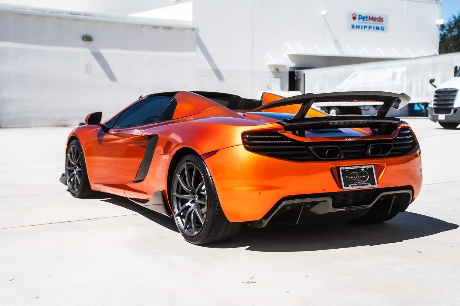 Used 2013 McLaren MP4-12C Spider RWD image 11