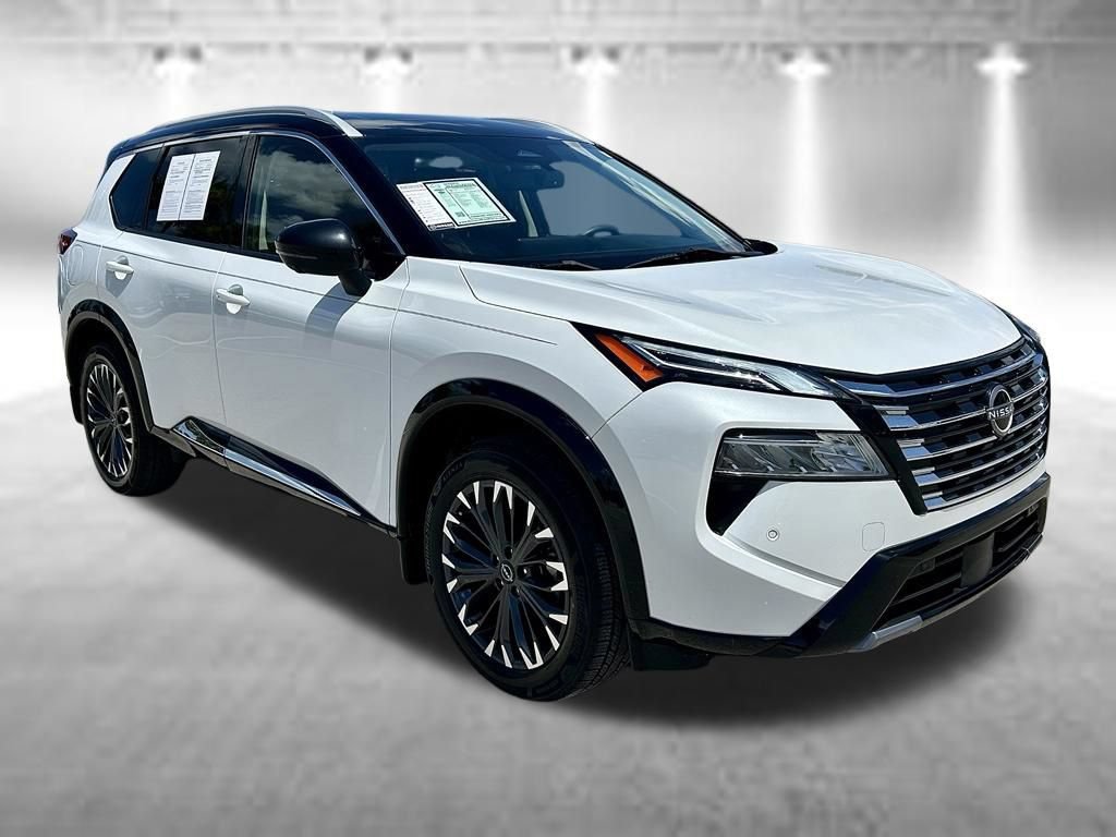 Certified 2024 Nissan Rogue Platinum FWD image 3