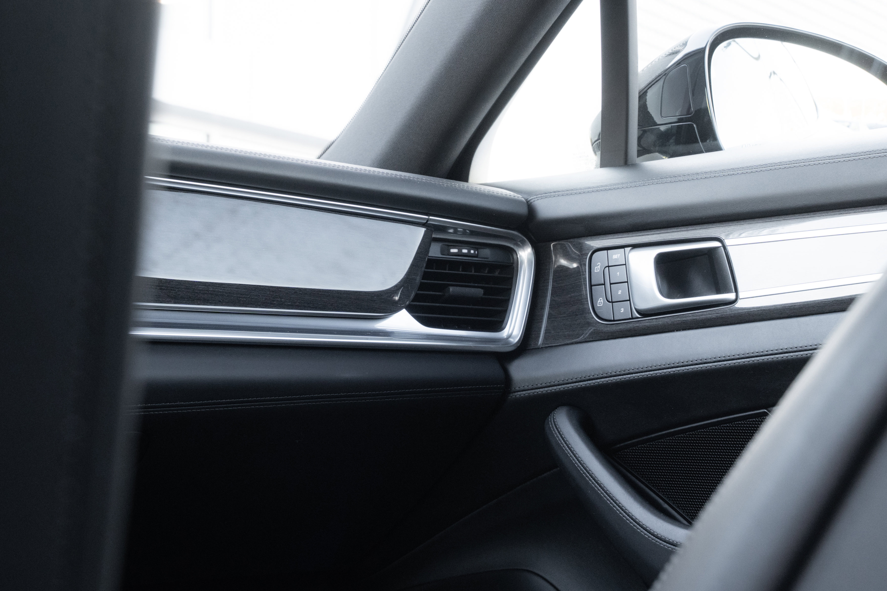 Used 2023 Porsche Panamera 4 image 14