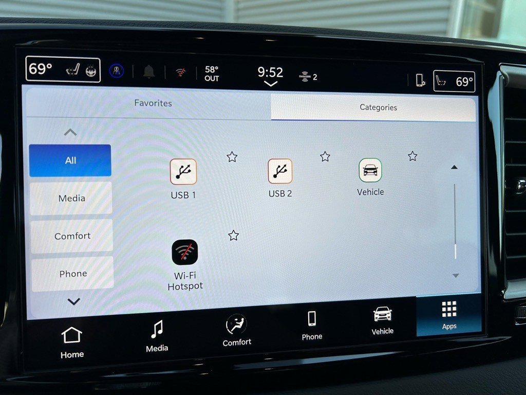 New 2025 Chrysler Voyager LX image 31
