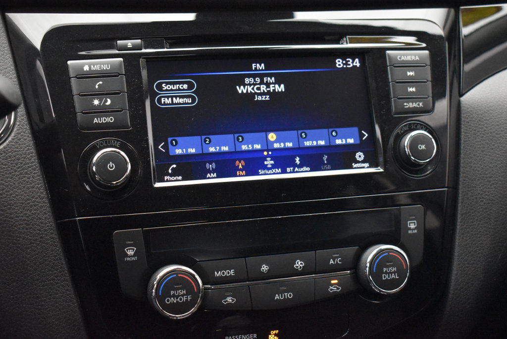 Used 2020 Nissan Rogue Sport SV AWD/4WD image 23