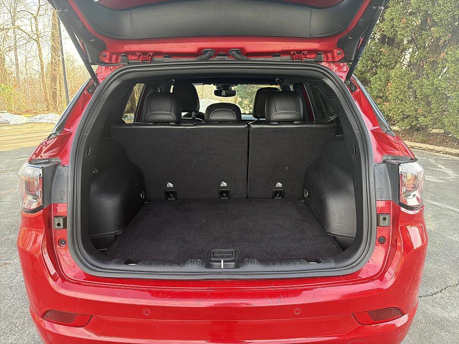 Used 2023 Jeep Compass Limited image 22